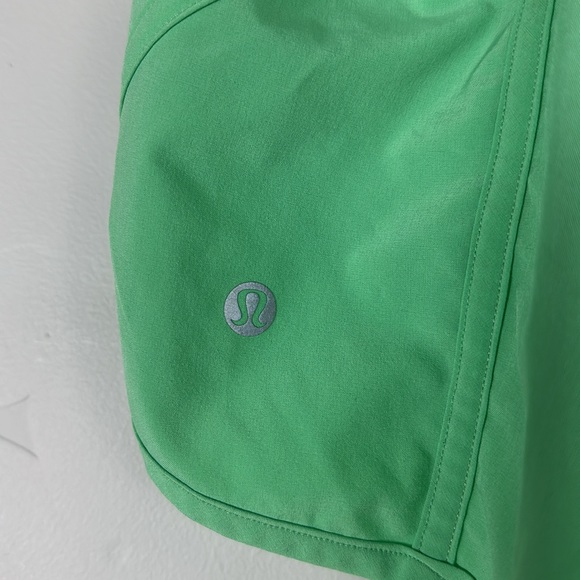Lululemon Dragonfly Lime Green Tracker 4” Shorts 6 - Picture 5 of 7